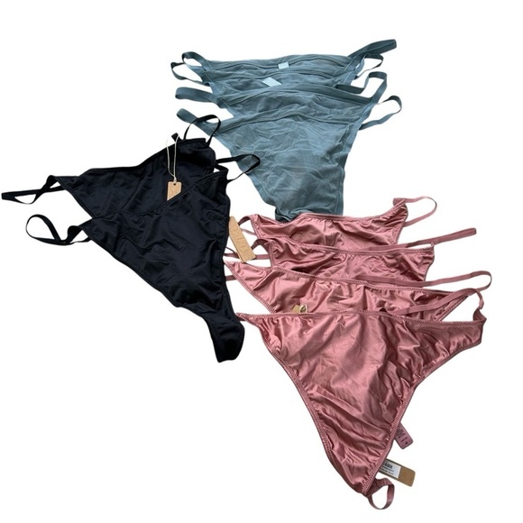 Skims Kim Kardashian Plus Size Thong T-String Bundle Lot Arctic Dahlia Onyx 4X - Picture 3 of 9